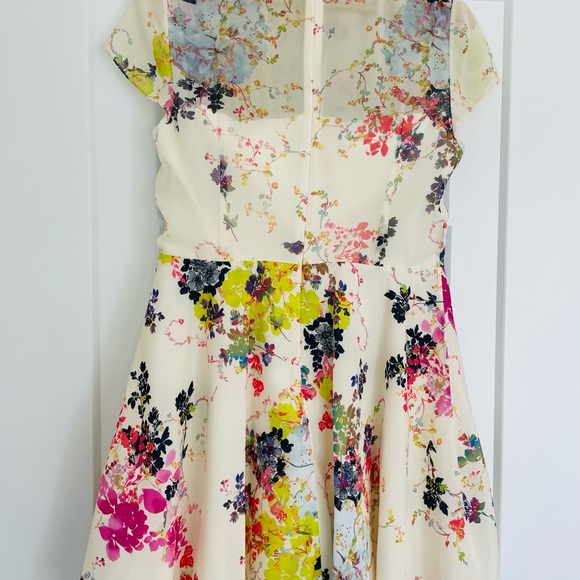 Ted Baker Bright Floral Summer Dress. TB size 3 equivalent to CDN size 8. - Picture 5 of 8
